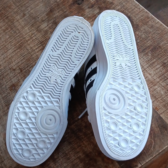 ADIDAS COLLAPSIBLE NIZZA LOW 'WHITE BLACK' SIZE 8 NWOT - Picture 4 of 7